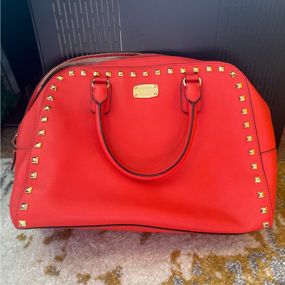 Bright colored Michael Kors bag with gold accents & detachable strap! - Picture 6 of 9